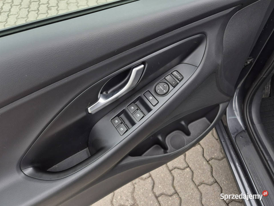 Hyundai i30 10 TGDI 6MT 120 WersjaSmart Pakiet czujnik zmierzchu Łódź