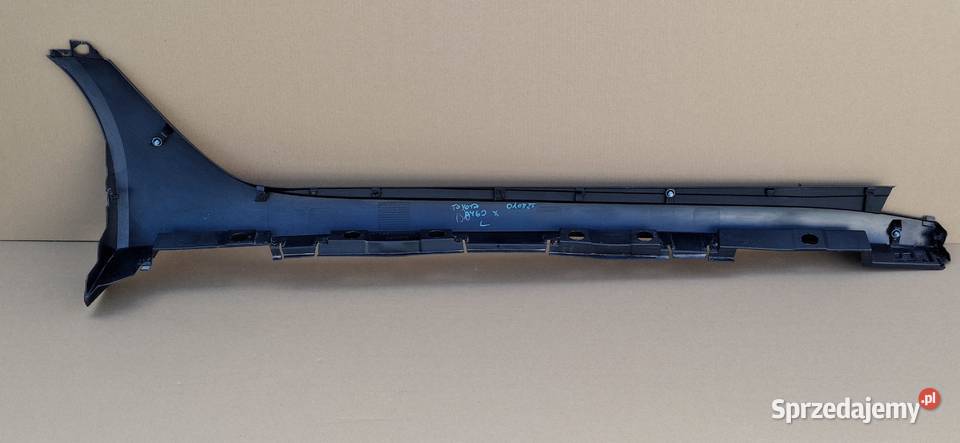 TOYOTA AYGO X LISTWA PROGOWA LEWA NAKŁADKA PRÓG Bieleń sprzedam