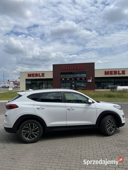 Sprzedam dużym serwisie SUV sprzedam