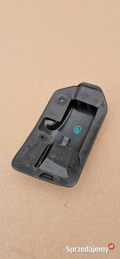 IVECO DAILY IV 2014 LAMPA OBRYSOWA DACHOWA PRAWA prawe Bieleń