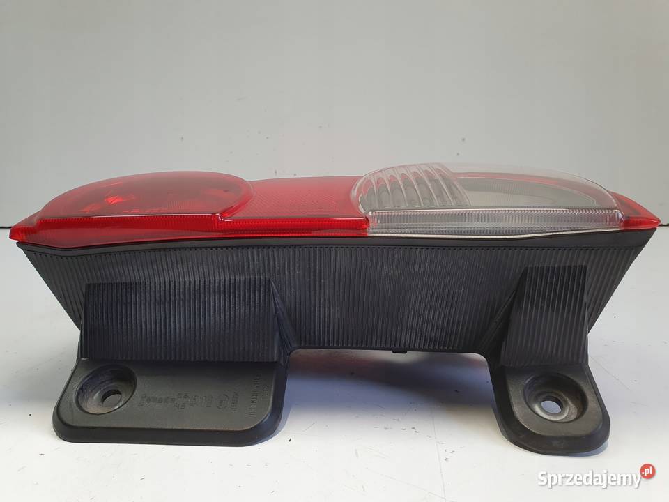 LAMPA PRAWA Nissan NV200 TYLNA prawy tył osobowe Części samochodowe Rudka