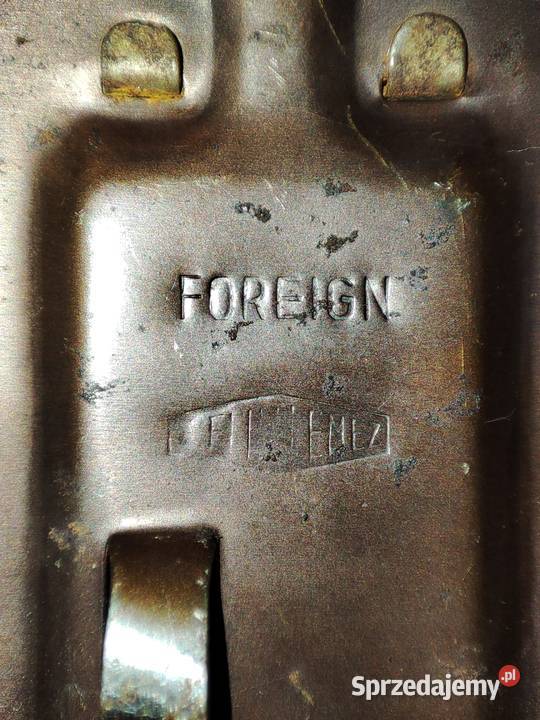 Stary model samochodu Mercedes z napędem na koło Warszawa