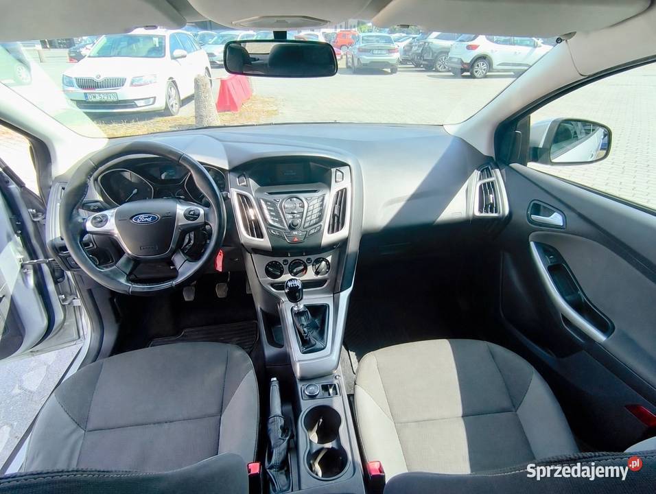 Ford Focus Trend 16 TDCi MR 11 E5 95 2012r srebrny Wrocław
