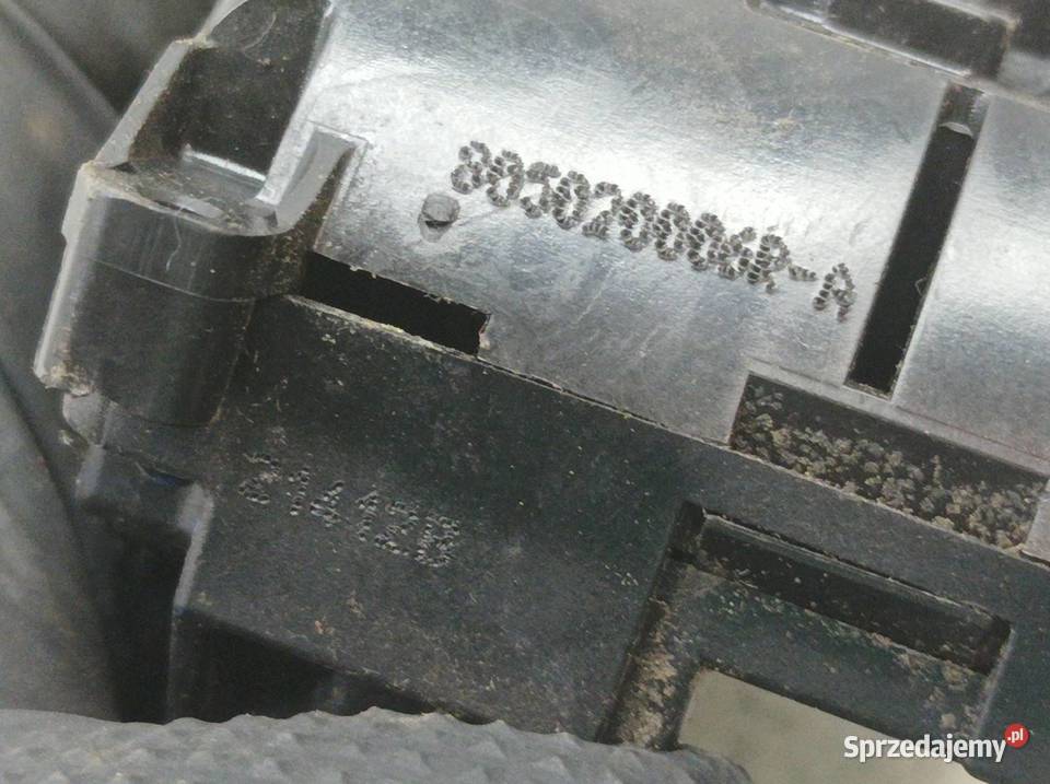 ZAMEK DRZWI PRAWY PRZÓD EU 805020006R Renault