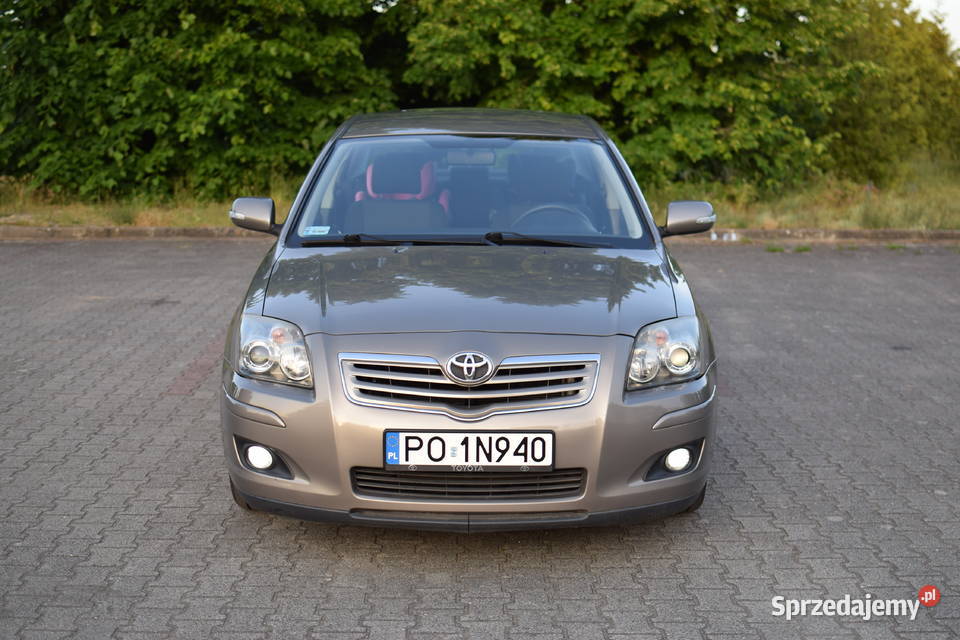 Toyota Avensis Sedan Lift 16 16v salon polska Ostrów Wielkopolski