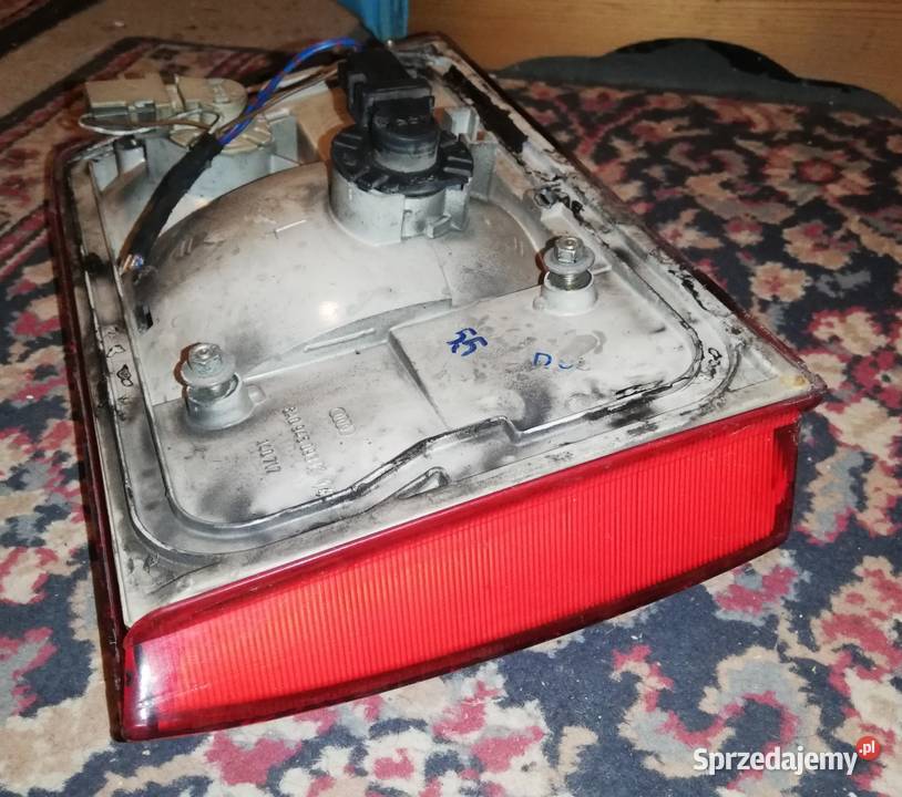 Lampa tył tylna lewa w klapę Audi 80 b4 sedan Oświetlenie