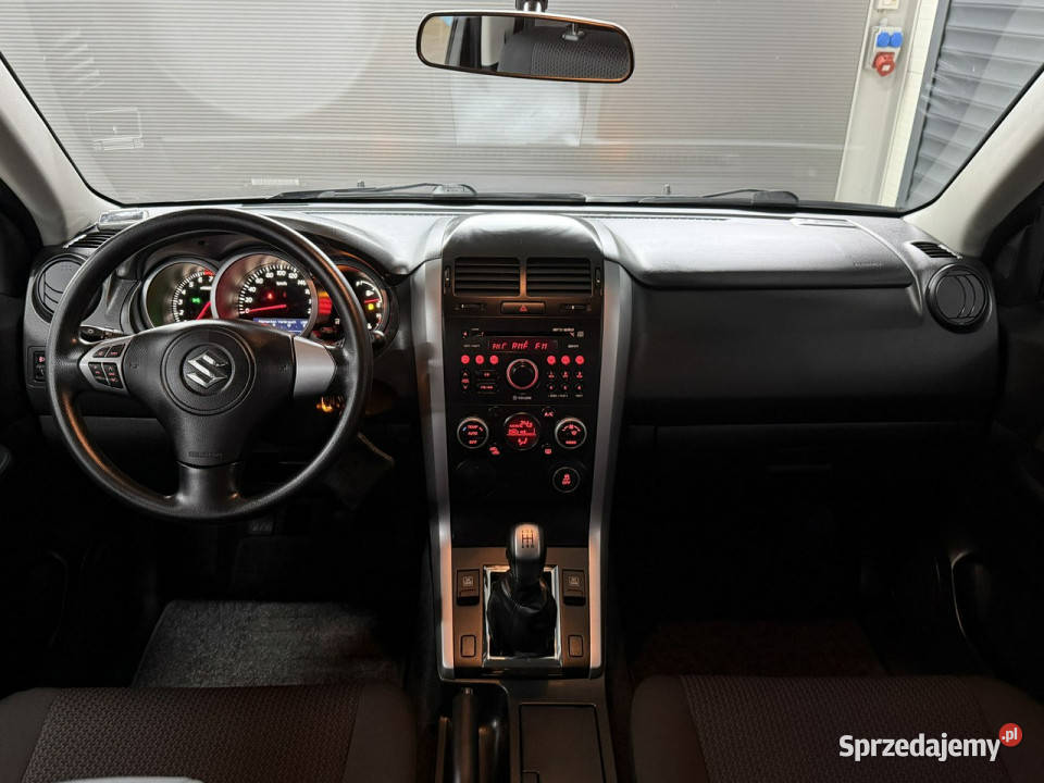 Suzuki Grand Vitara 4x4 Fabrycznie nowa 20tyśkm Chechło
