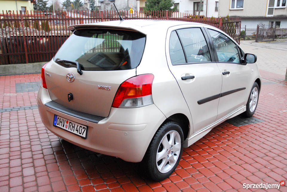 TOYOTA YARIS II 2010 r 13 Benzyna 100 Wersja SOL Kielce