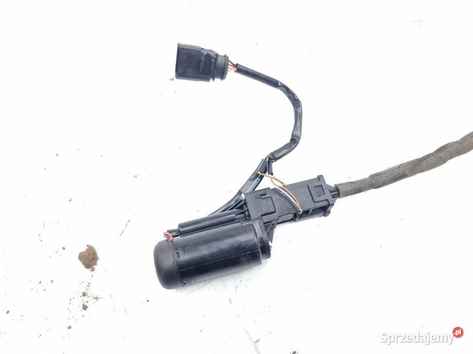 DOCIĄG KLAPY AUDI A8 D3 Lipno