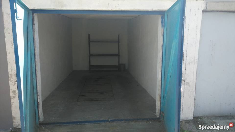 Garaż prz osiedlu Morcinka Garaże i miejsca postojowe Grodków