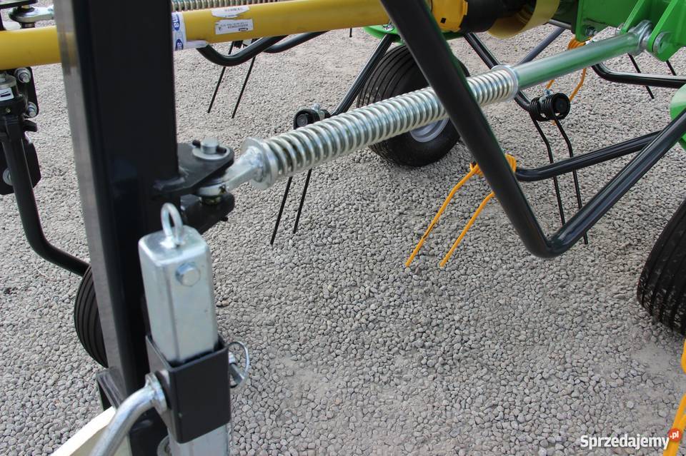 Przetrząsacz 4 wirnikowy 5 5 m karuzela Tornado nieuszkodzony Rogóźno