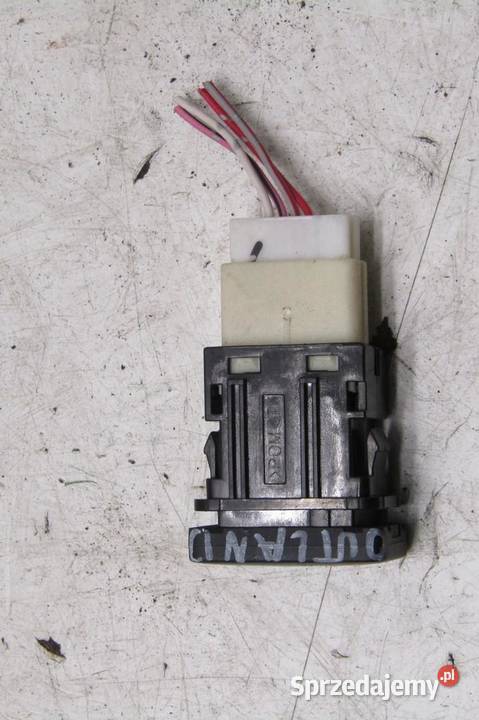 PRZYCISK PRZEŁĄCZNIK ALARMU ALARM MITSUBISHI Wyposażenie wnętrza