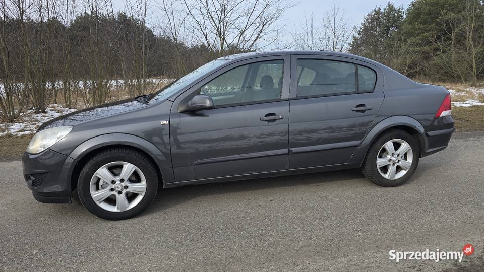 Opel Astra sedan 16 benzyna 4/5 Gliwice