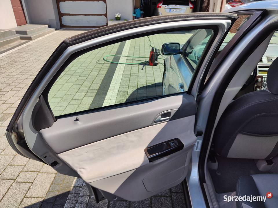 Volvo s40 20 Diesel 136 manual 6 biegów srebrny ESP S40