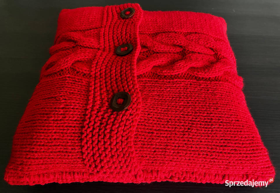 Czerwona poszewka robiona na drutach Antykwariat
