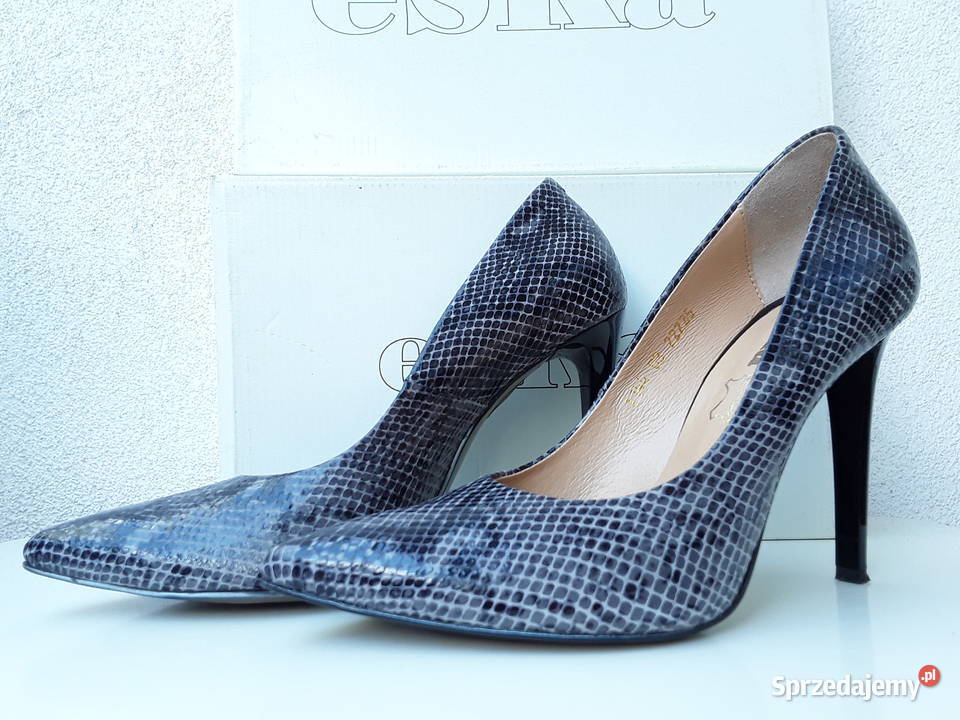 Skórzane lakierowane szpilki r38