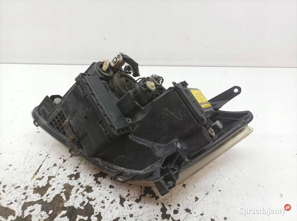 LAMPA PRZÓD PRAWA XENON EU Toyota Avensis II Lampy przednie