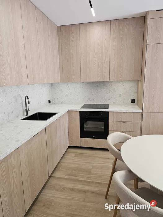 2 pokoje z ogródkiem i halą garażową Gdańsk