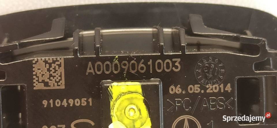 MERCEDES W205 LAMPKA KABINY WNĘTRZA A0009061003