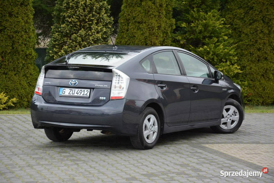 Toyota Prius 154 przebieg Iwłaściciel wielofunkcyjna kierownica