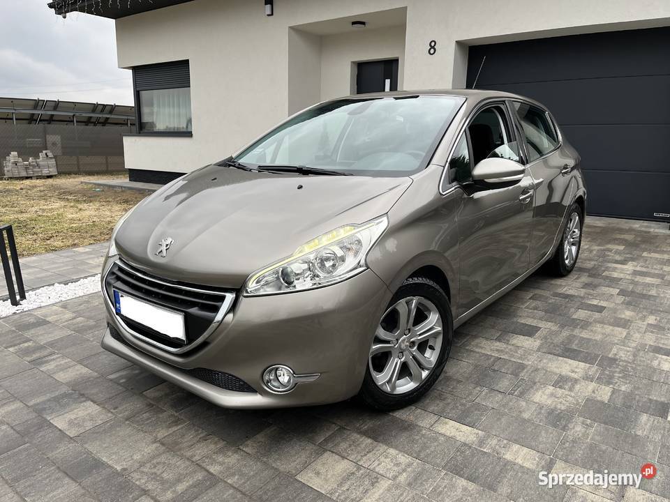 Peugeot 208 2015r 12 Benz kujawsko-pomorskie Toruń