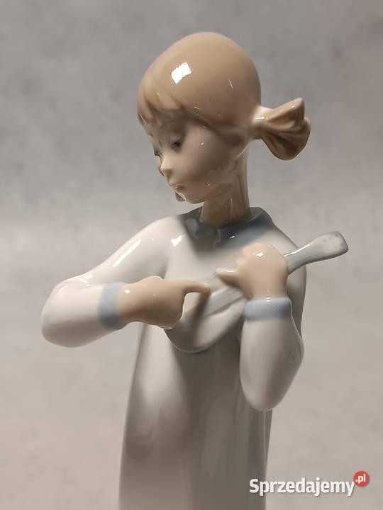 LLADRO seria NAO Dziewczynka z gitarą 67GM Girl Gdańsk sprzedam