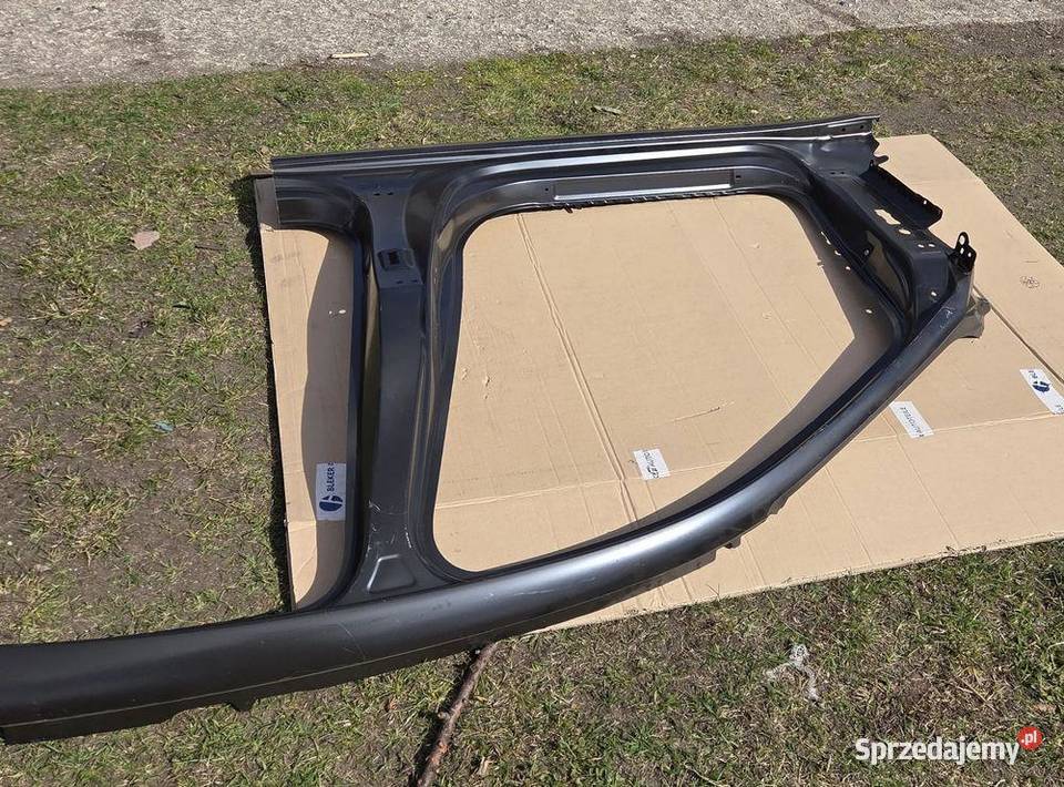 Próg słupek lewy Audi A5 B10 8B5809839