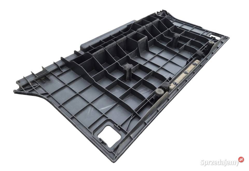 CZARNA WYKŁADZINA BAGAŻNIKA MERCEDES W204 CKLASA sprzedam