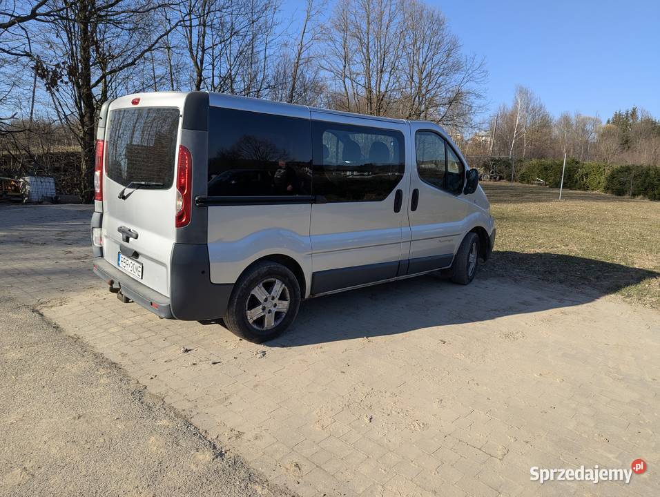 Renault Trafic 20 dCi 9 osób Webasto Hak 2007 podkarpackie Golcowa sprzedam