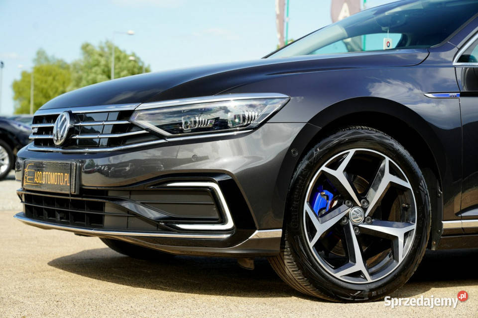 Volkswagen Passat GTE SKÓRA kamera FUL LED aluminiowe felgi Samochody osobowe Otmuchów