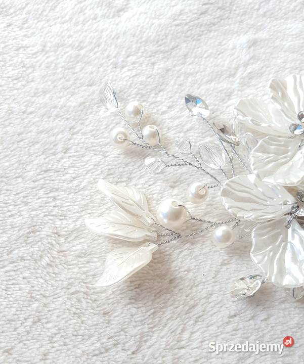 Spinka do włosów kwiaty białe koraliki róże