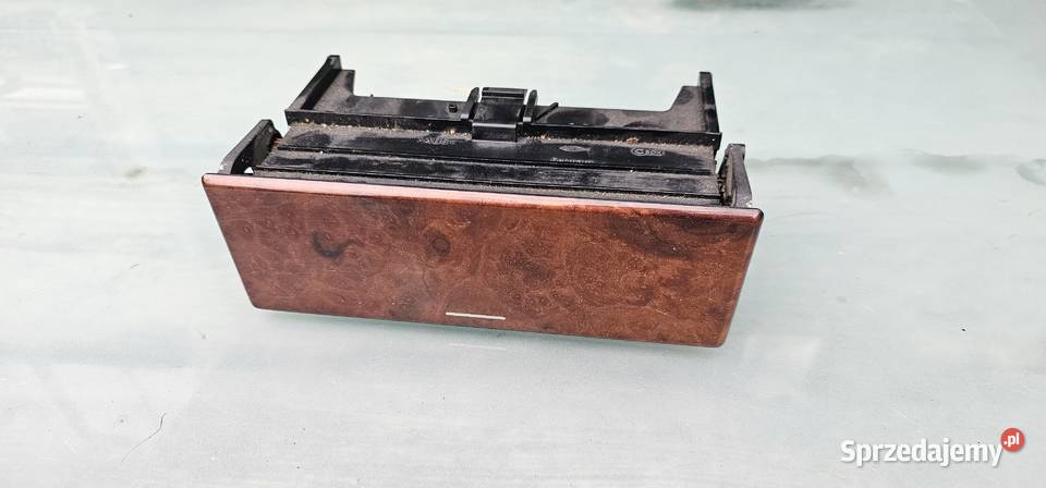 Schowek pod radio mercedes w210