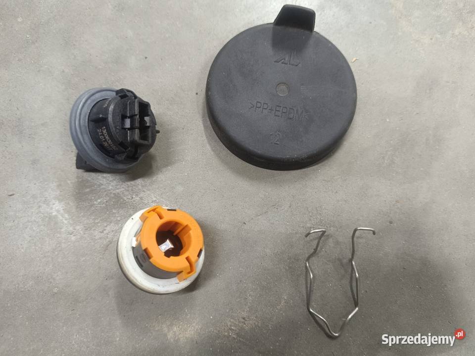 Zaślepka lampy mocowanie żarówek Ducka Duster osobowe Przymiarki