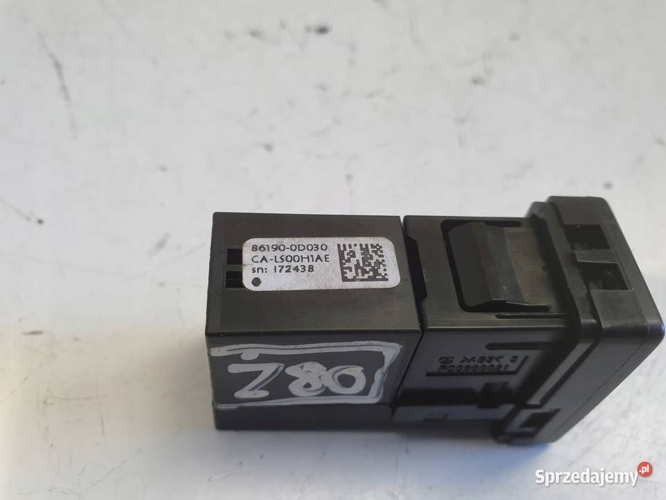 GNIAZDO USB AUX 861900D030 Toyota Avensis III osobowe Panele sterowania, przełączniki Chełm