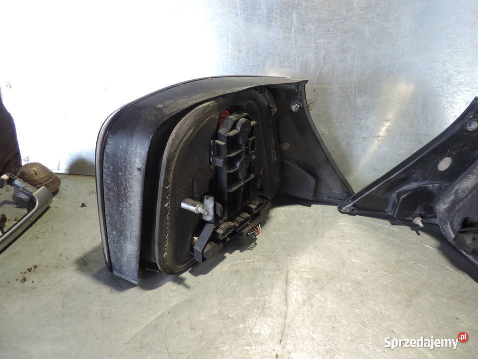 LAMPA PRAWY LEWY TYLNA VW GOLF 4 KOMPLET Rok produkcji 2000