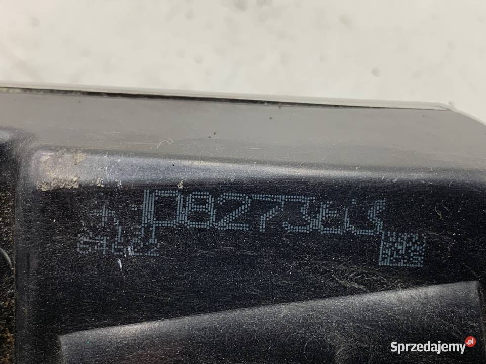 DOCIĄG KLAPY TYŁ AUDI A8 D4 4H0827383 42 351 osobowe