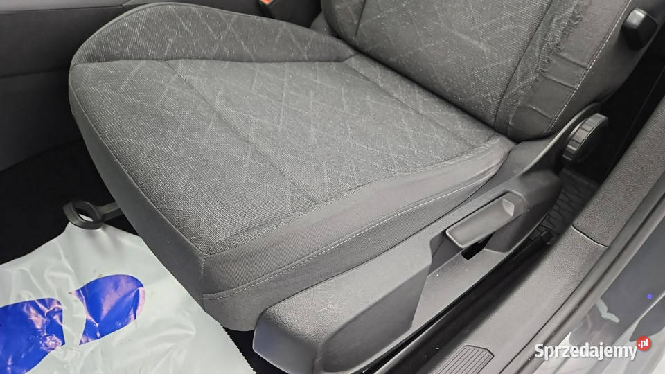 Volkswagen Golf VIII 20 TDI Life Z Polskiego centralny zamek Warszawa sprzedam
