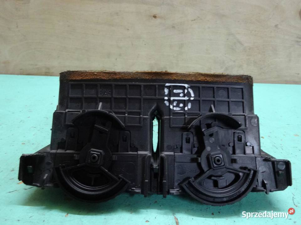 TOYOTA YARIS II LIFT 09r kratka nawiewu środkowa