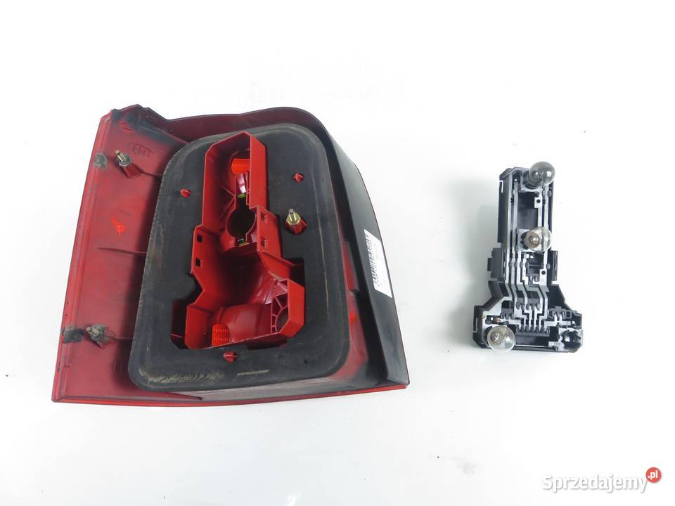 LAMPA PRAWA TYLNA VW PASSAT B5 Variant 3B5 Lampy tylne małopolskie
