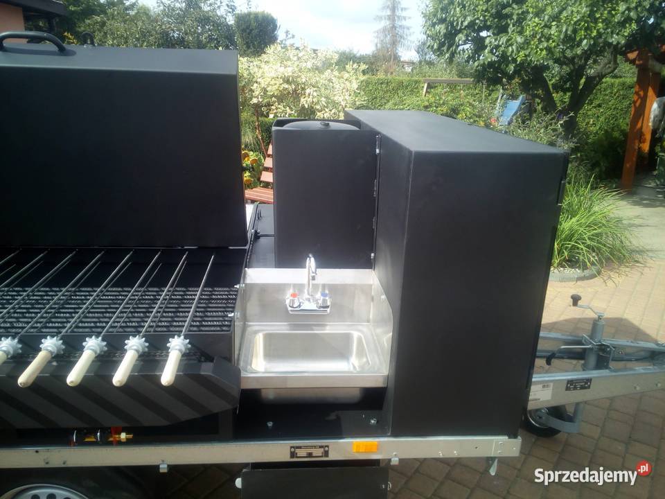 Gastronomiczny mobilny grill cateringowy