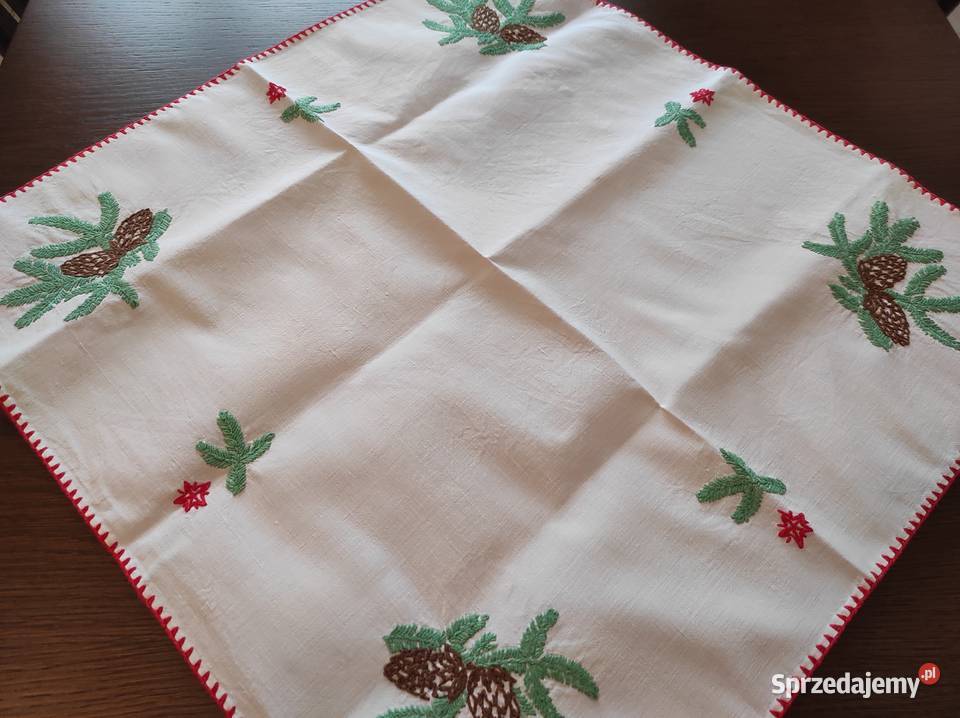 Serwetka świąteczna ręcznie haftowana Rękodzieło