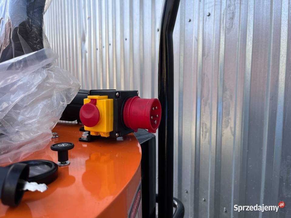 Koparka SANKO spalinowoelektryczna z wychyłem Małuszyn