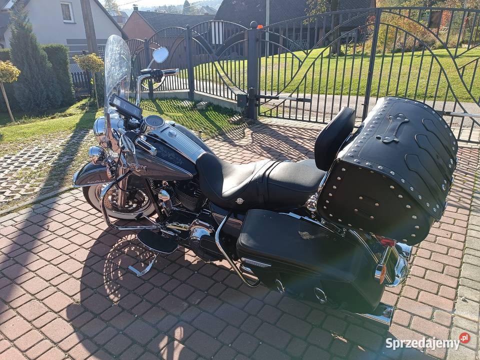 HarleyDavidson Touring Road King Classic FLHRC Bujaków