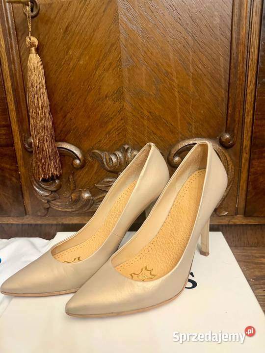 Damskie czółenka Guess w rozmiarze 36 Guess Czółenka Bytom