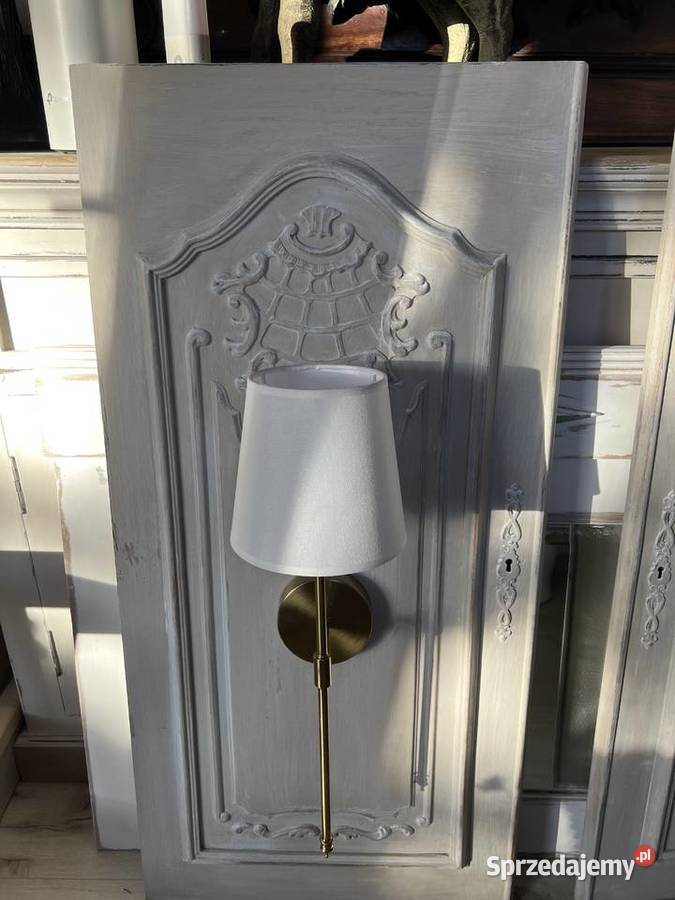 Panel stare drewniane drzwi z lampą Żary