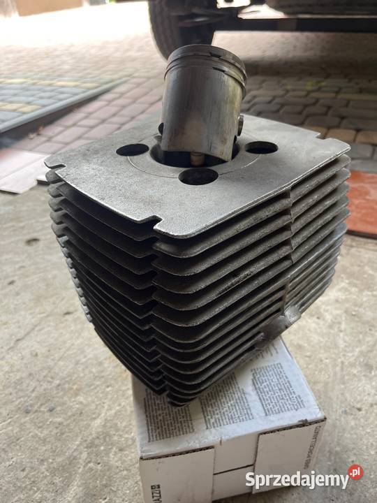 Cylinder głowica 250ddr Nisko