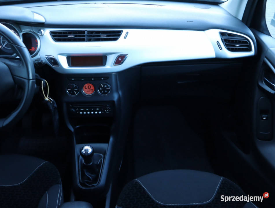 Citroen C3 14 VTI światła przeciwmgielne