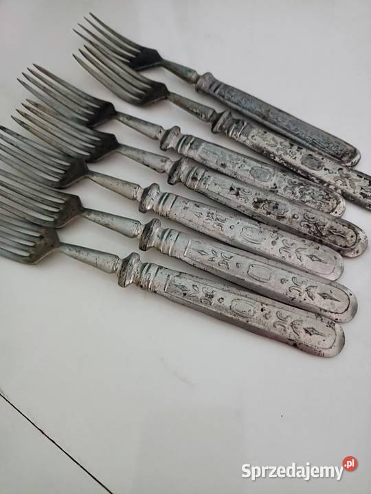 Antyki 8 przedwojennych widelców z 5 nożami Biele sprzedam