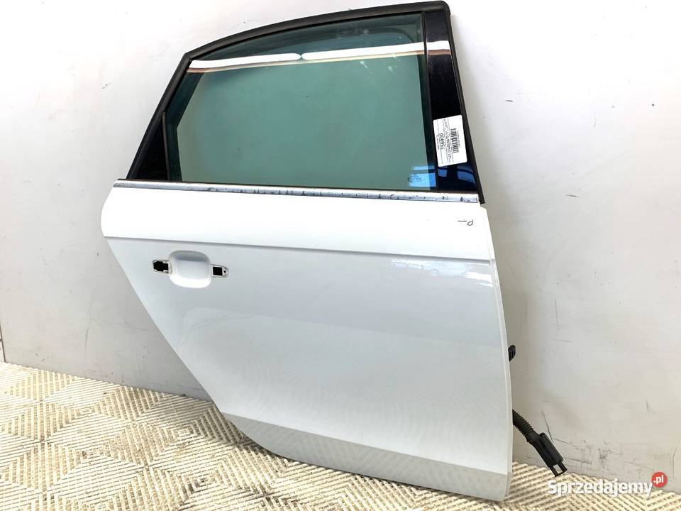DRZWI PRAWY TYŁ AUDI A4 B8 SedanLimuzyna 0715 osobowe podkarpackie