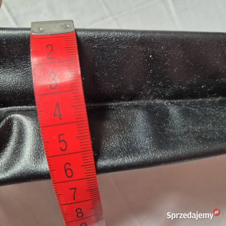 Mała kosmetyczka czarna